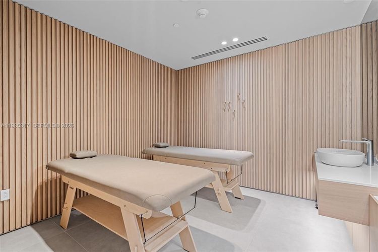 Onda Residences #406 image #53