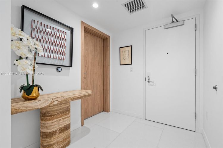 Onda Residences #406 image #6