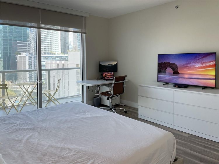 500 Brickell #1407 image #8