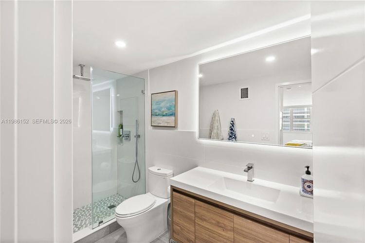 Corinthian Condo #10E image #14