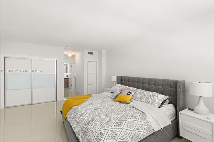 Corinthian Condo #10E image #20