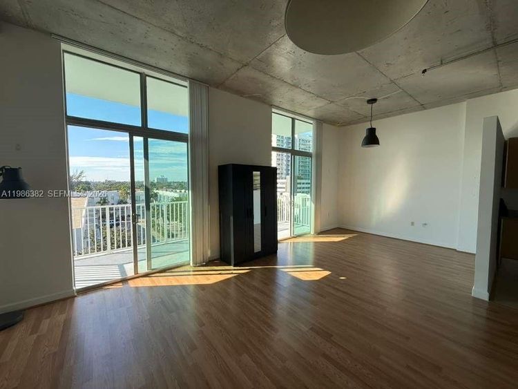 The Lofts at Hollywood Station #501 image #14