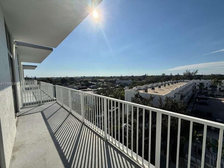 The Lofts at Hollywood Station #501 image #24