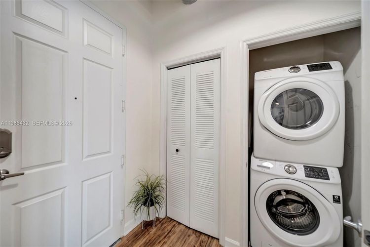 The Lofts at Hollywood Station #508 image #14