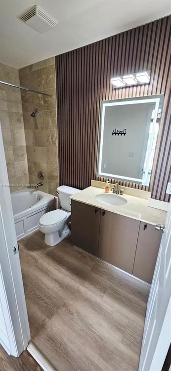 The Lofts at Hollywood Station #508 image #17