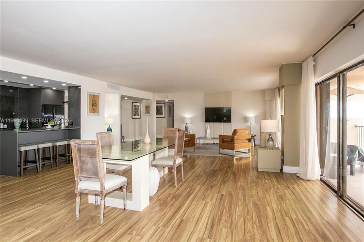 Cricket Club Miami #2309 image #8