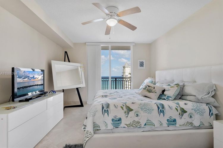 The Vue #1106 image #21