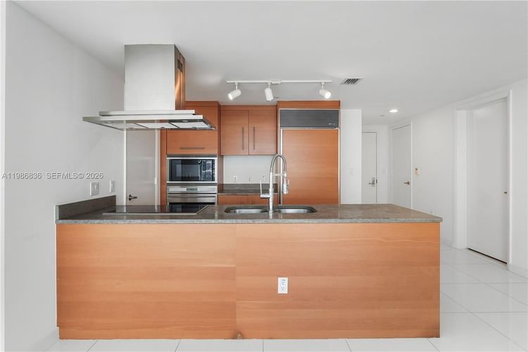 Icon Brickell II #3311 image #7