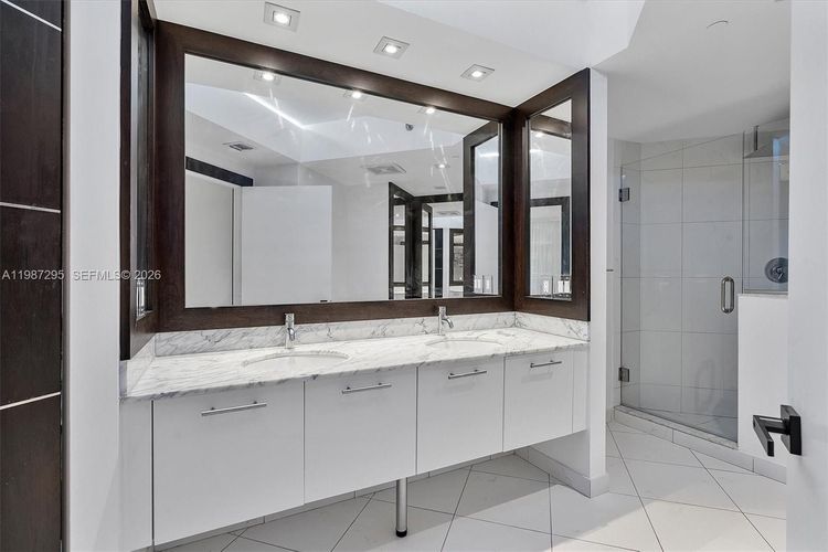 500 Brickell #1607 image #37