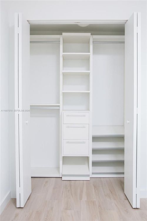 Dua Miami (SLS Hotel and Residences) #2702 image #20