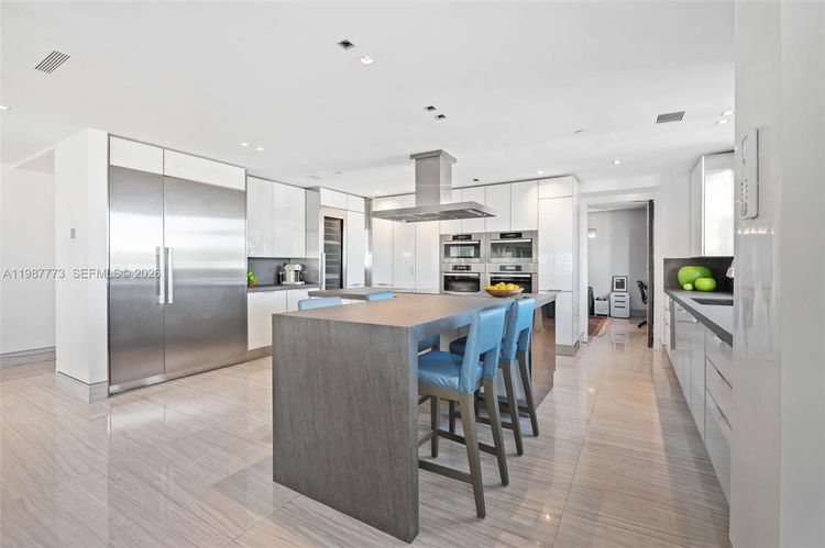 Residences at Vizcaya #502 image #10