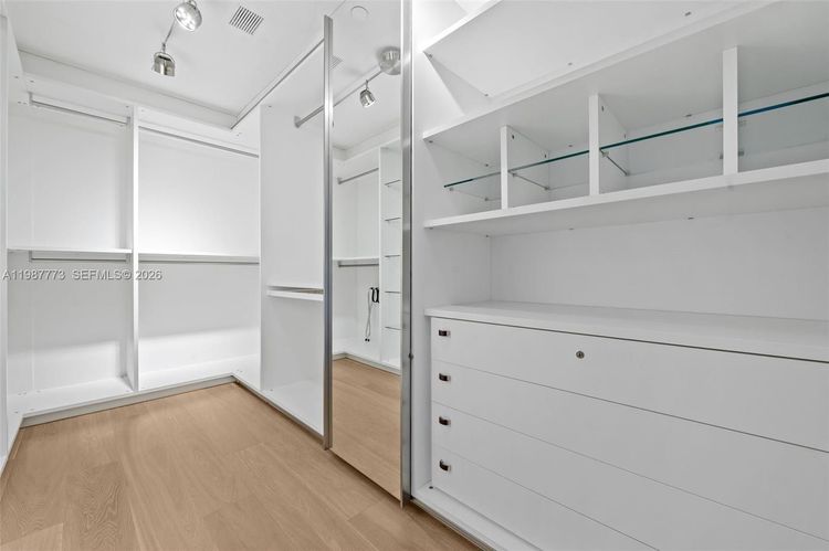 Residences at Vizcaya #502 image #19