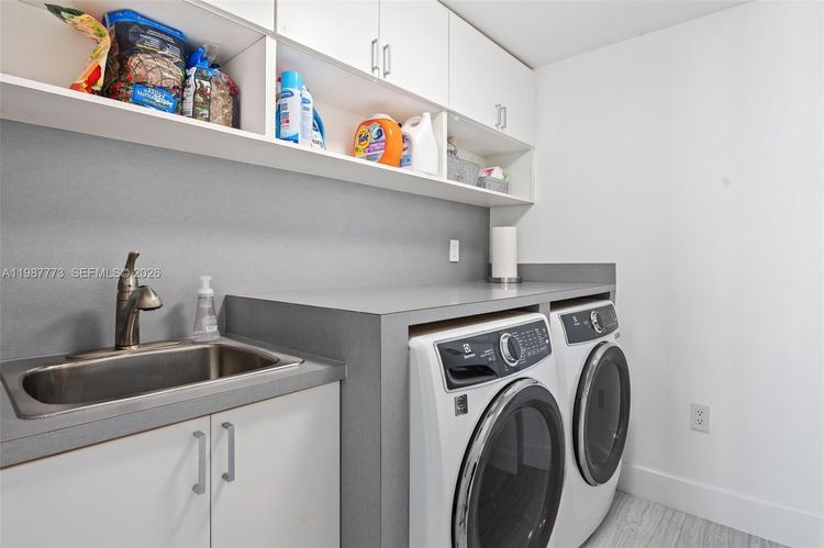 Residences at Vizcaya #502 image #29