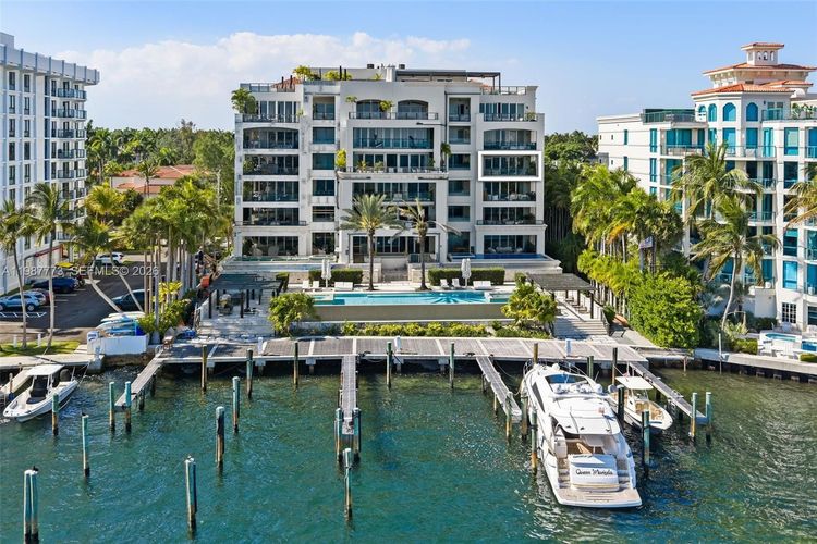 Residences at Vizcaya #502 image #36