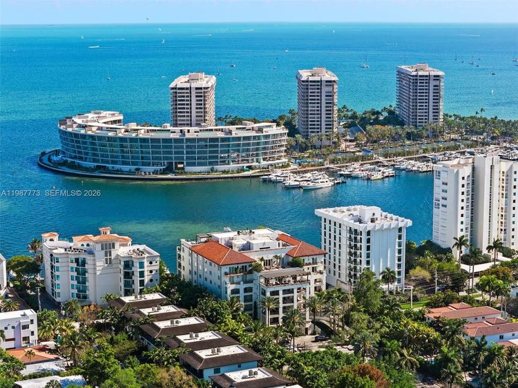 Residences at Vizcaya #502 image #37