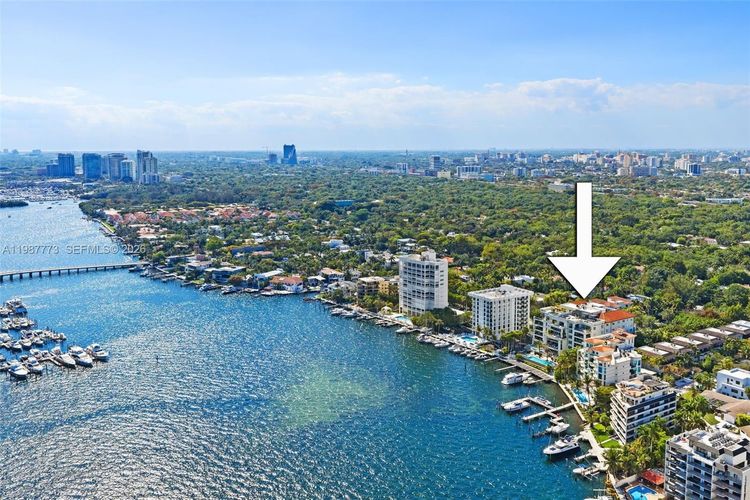 Residences at Vizcaya #502 image #41