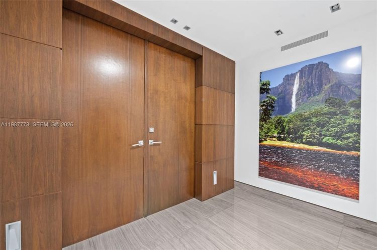 Residences at Vizcaya #502 image #6