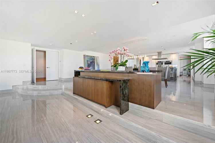 Residences at Vizcaya #502 image #7