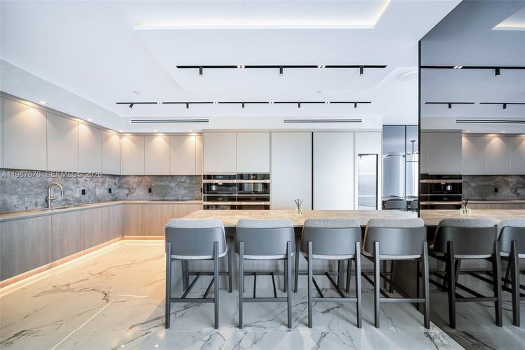 Trump Hollywood #3905 image #14