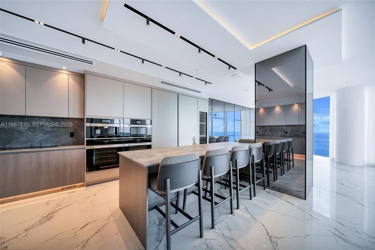 Trump Hollywood #3905 image #17