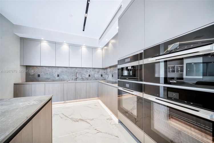 Trump Hollywood #3905 image #7