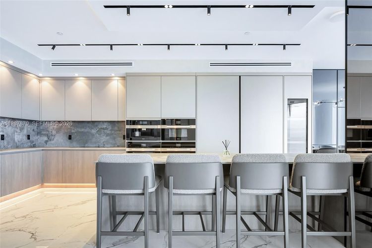 Trump Hollywood #3905 image #8