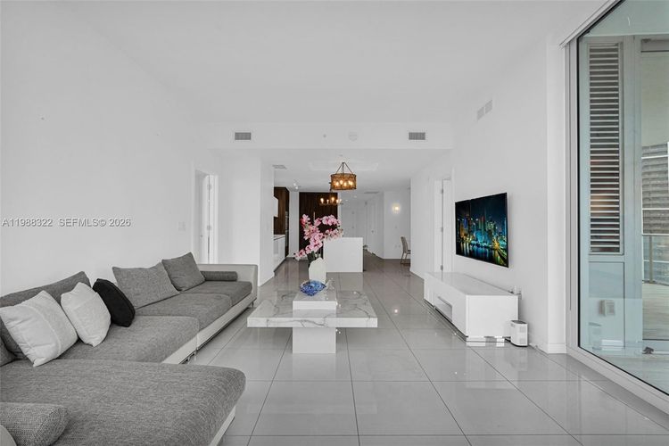 Paramount Miami Worldcenter #2912 image #13