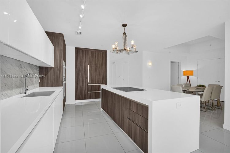 Paramount Miami Worldcenter #2912 image #18