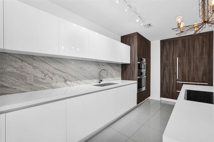 Paramount Miami Worldcenter #2912 image #20