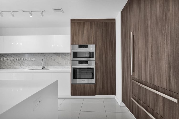 Paramount Miami Worldcenter #2912 image #22