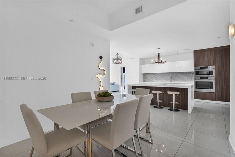 Paramount Miami Worldcenter #2912 image #23