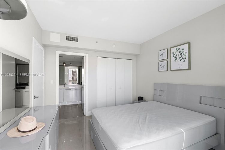 Mint #4702 image #28