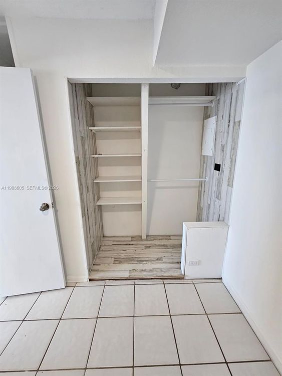 Burleigh House #1821 image #10