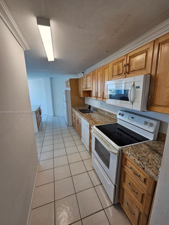 Burleigh House #1821 image #8