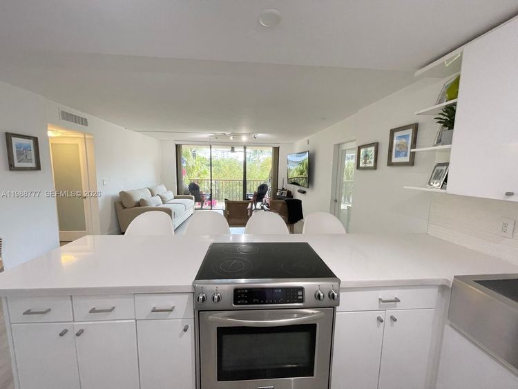 Ocean Village #304 image #13