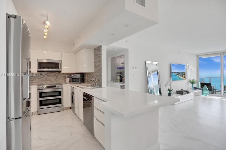 The Wave Condominium #525 image #14