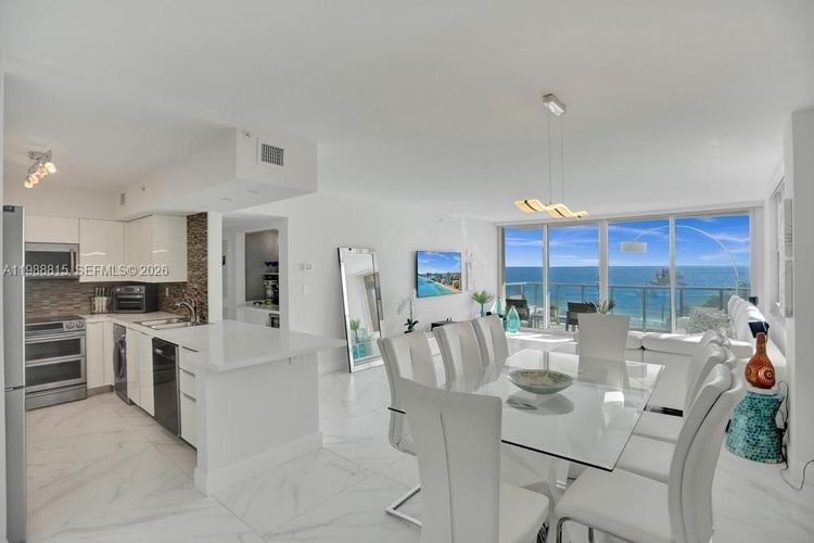 The Wave Condominium #525 image #6