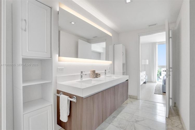 Tiffany House #513 image #10