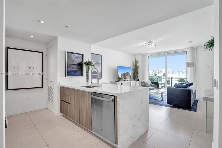 Tiffany House #513 image #14