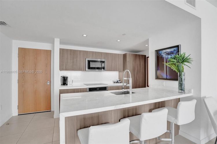 Tiffany House #513 image #20