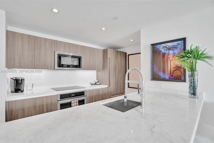 Tiffany House #513 image #21