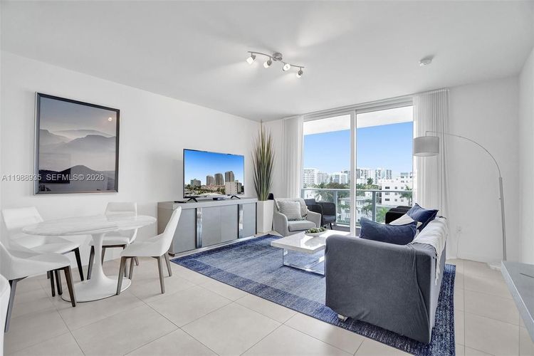 Tiffany House #513 image #23