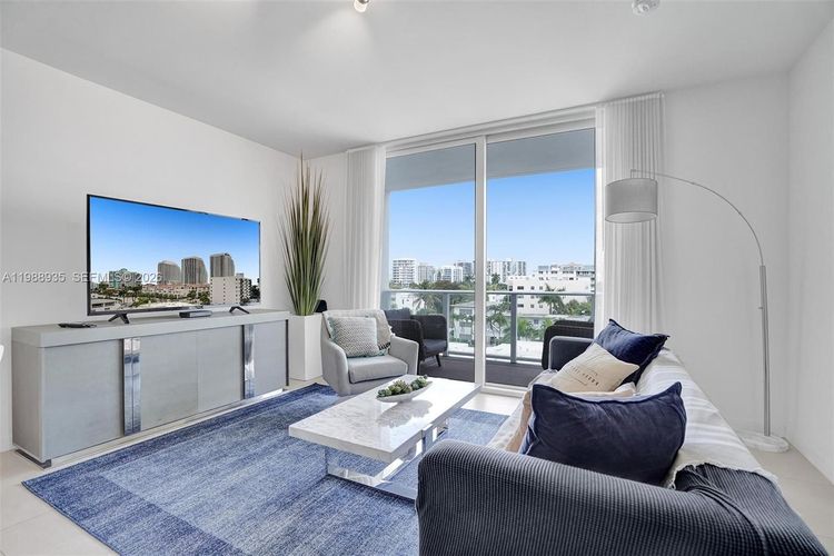 Tiffany House #513 image #24