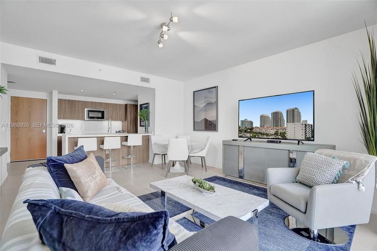 Tiffany House #513 image #26