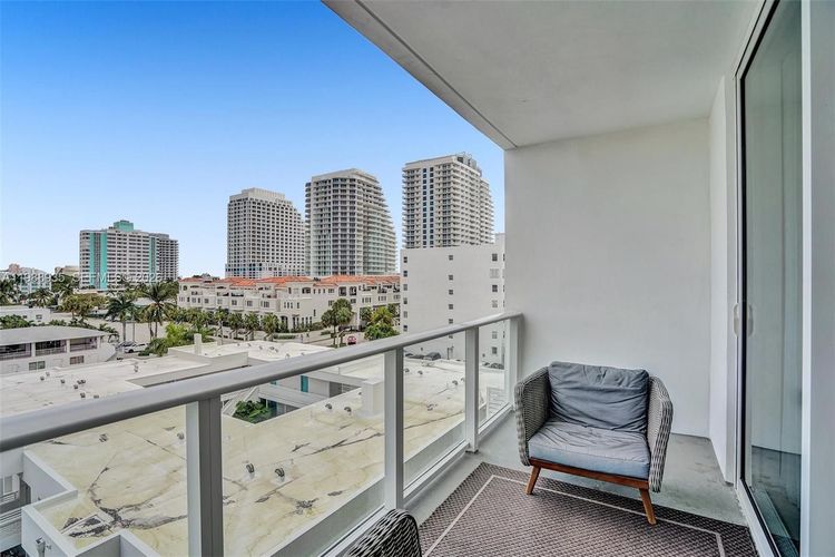 Tiffany House #513 image #29