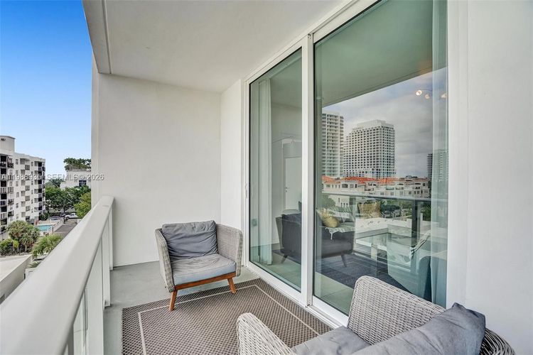 Tiffany House #513 image #30