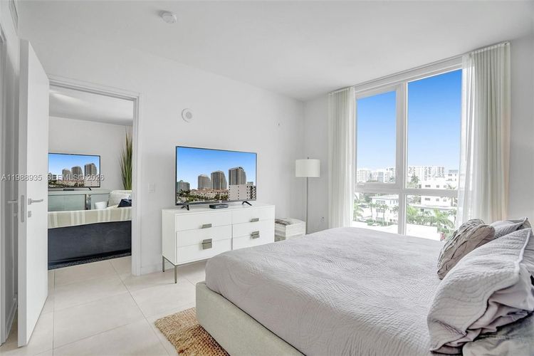 Tiffany House #513 image #8