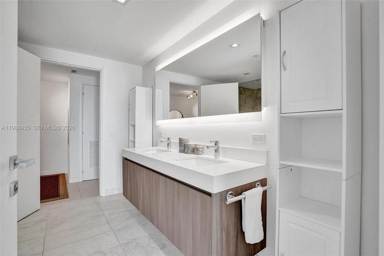 Tiffany House #513 image #9