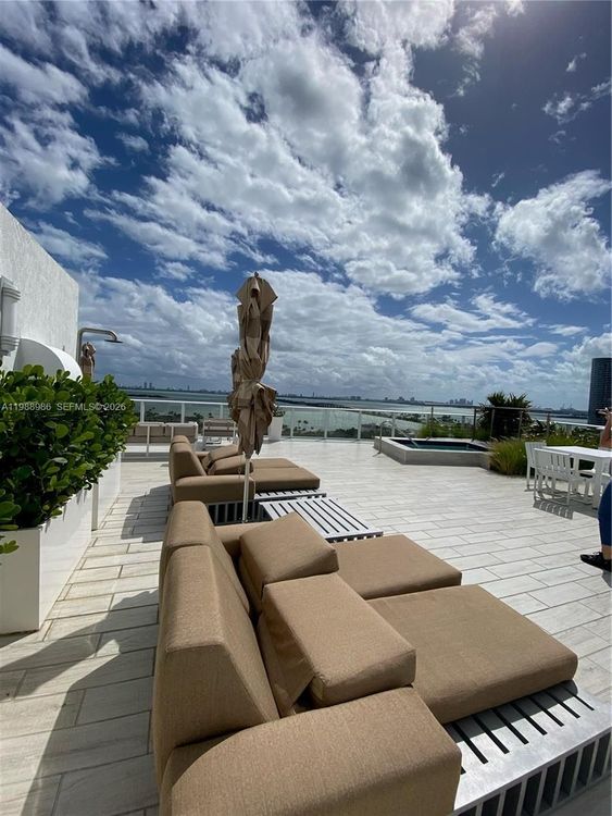 Baltus House #1205 image #16