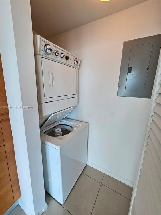 Vizcayne North Tower #3707 image #16